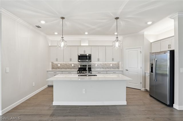 19213 Gentry PL, Estero, FL 33928