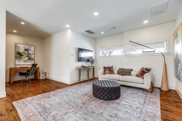 9831 Lakemont Drive, Dallas, TX 75220