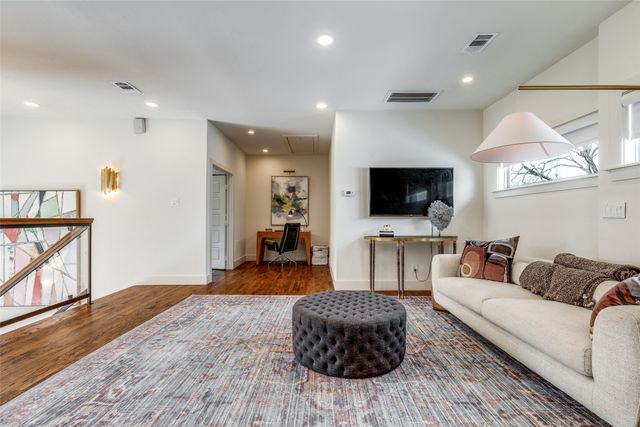 9831 Lakemont Drive, Dallas, TX 75220