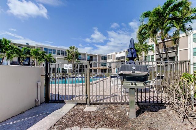 7425 BAY ISLAND DRIVE S 203, South Pasadena, FL 33707
