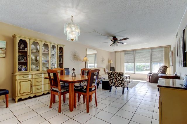 7425 BAY ISLAND DRIVE S 203, South Pasadena, FL 33707