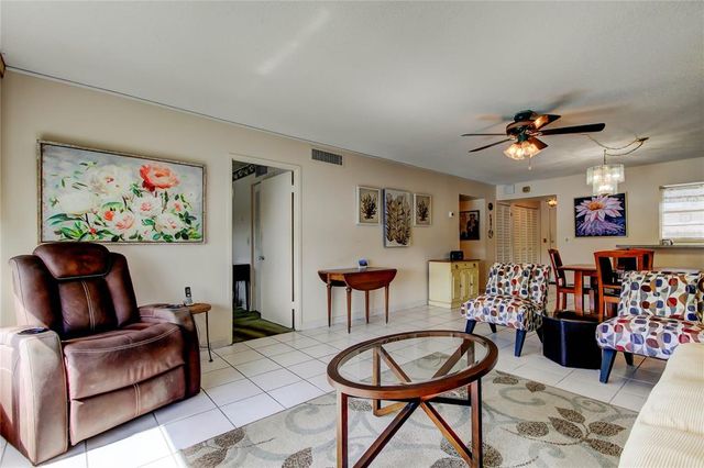 7425 BAY ISLAND DRIVE S 203, South Pasadena, FL 33707
