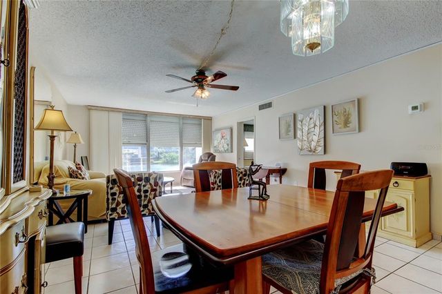 7425 BAY ISLAND DRIVE S 203, South Pasadena, FL 33707