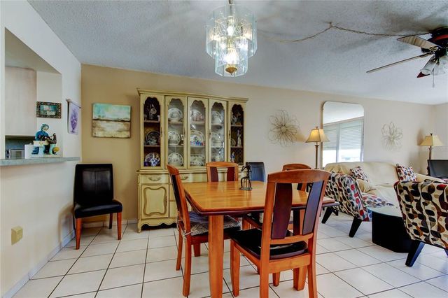 7425 BAY ISLAND DRIVE S 203, South Pasadena, FL 33707