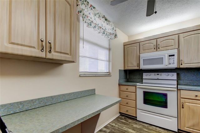 7425 BAY ISLAND DRIVE S 203, South Pasadena, FL 33707
