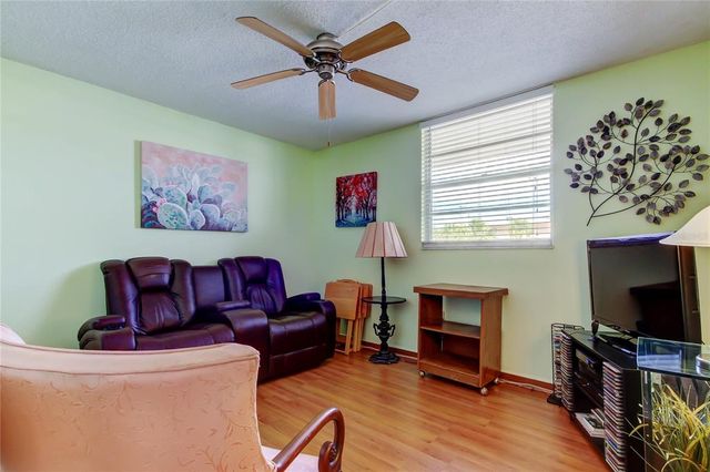 7425 BAY ISLAND DRIVE S 203, South Pasadena, FL 33707