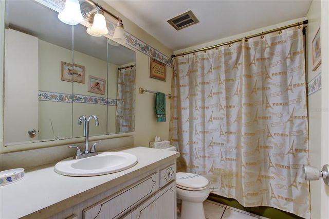7425 BAY ISLAND DRIVE S 203, South Pasadena, FL 33707