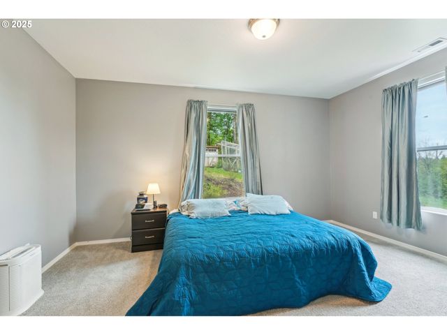 250 SYLVAN Way, Longview, WA 98632