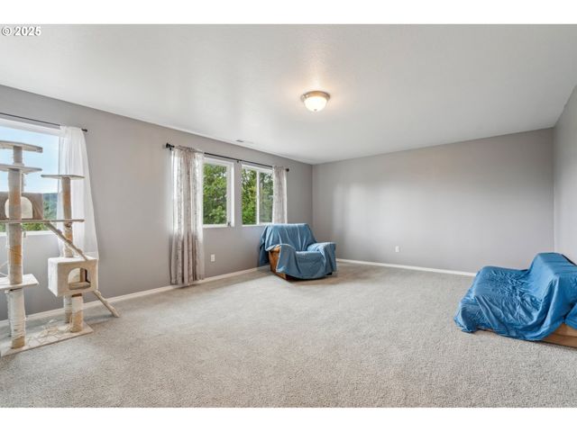 250 SYLVAN Way, Longview, WA 98632