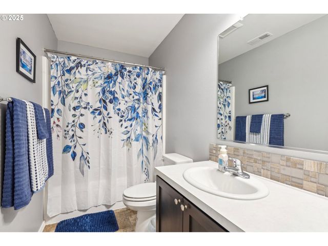 250 SYLVAN Way, Longview, WA 98632