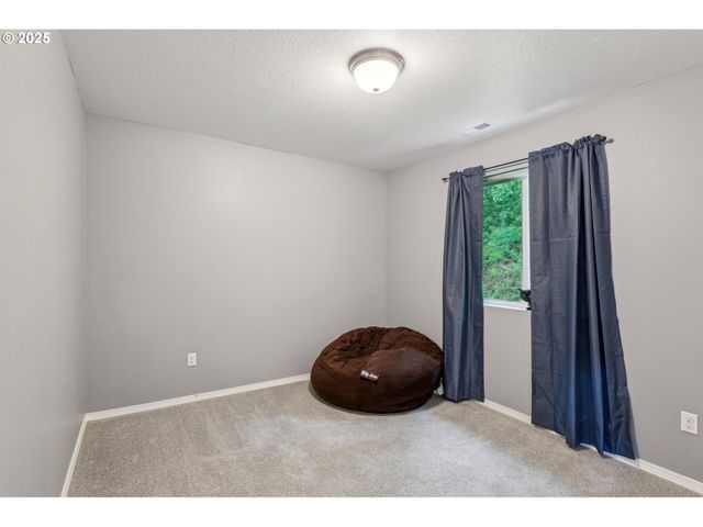 250 SYLVAN Way, Longview, WA 98632