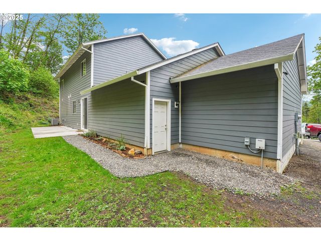 250 SYLVAN Way, Longview, WA 98632