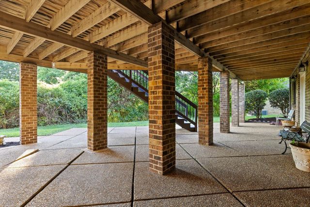 7819 Stonehenge Drive, Chattanooga, TN 37421