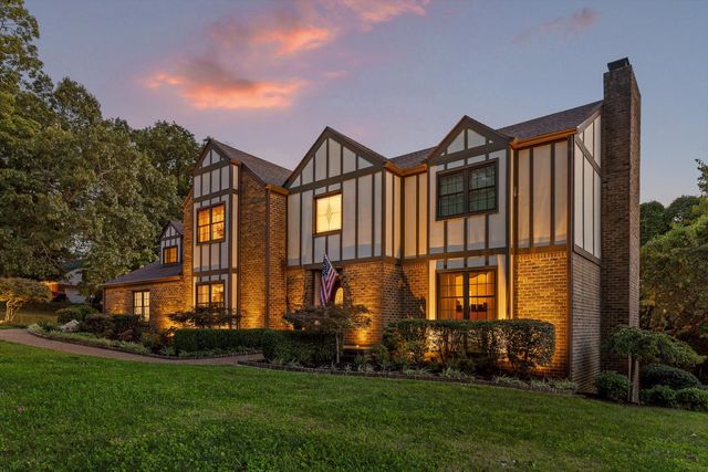 7819 Stonehenge Drive, Chattanooga, TN 37421