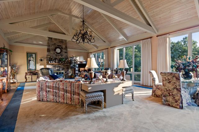 7819 Stonehenge Drive, Chattanooga, TN 37421