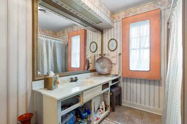 7819 Stonehenge Drive, Chattanooga, TN 37421