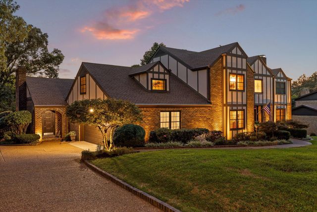 7819 Stonehenge Drive, Chattanooga, TN 37421