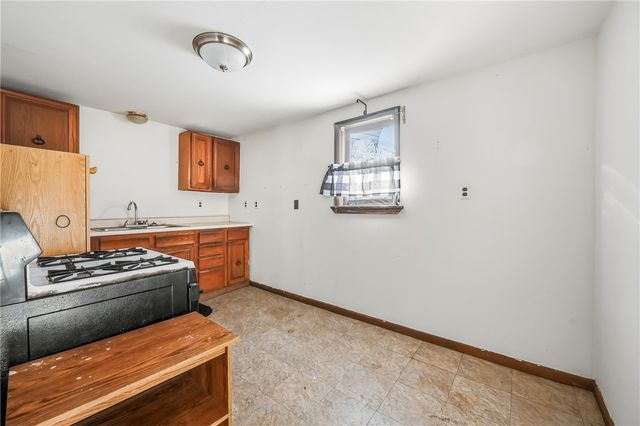 305 Jackson St, Jamestown, PA 16134