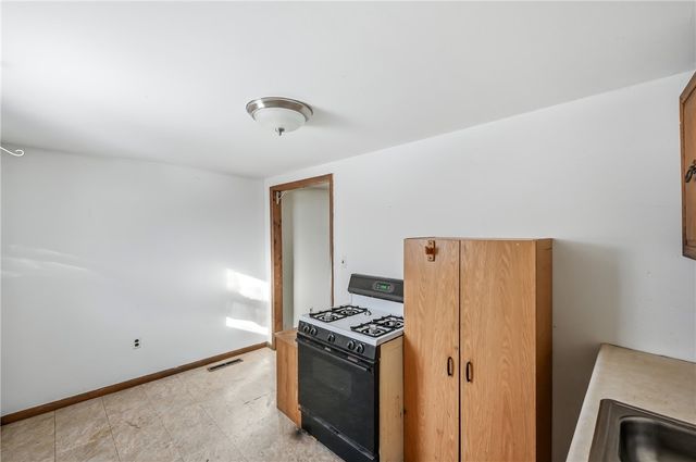 305 Jackson St, Jamestown, PA 16134