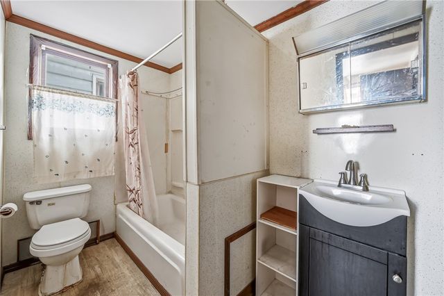 305 Jackson St, Jamestown, PA 16134