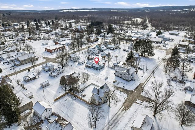 305 Jackson St, Jamestown, PA 16134