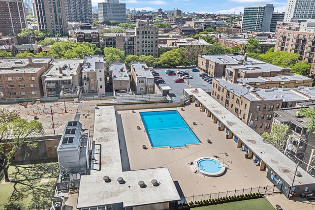 655 W IRVING PARK Road 1201, Chicago, IL 60613