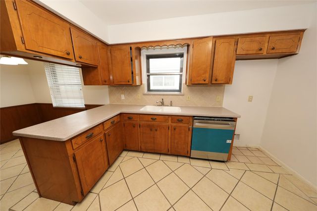 8519 Leader Street, Houston, TX 77036