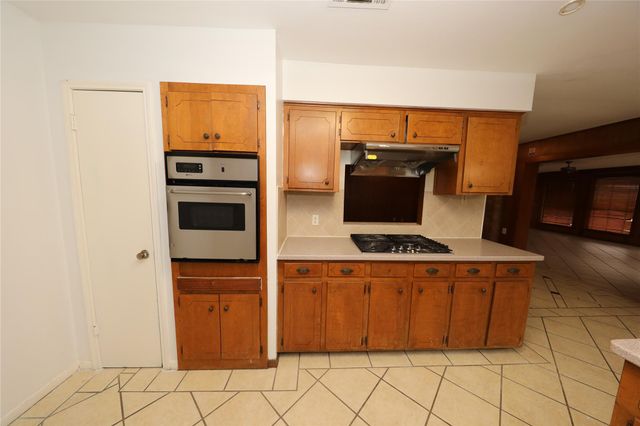 8519 Leader Street, Houston, TX 77036