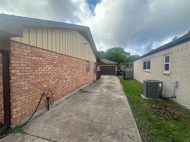 8519 Leader Street, Houston, TX 77036