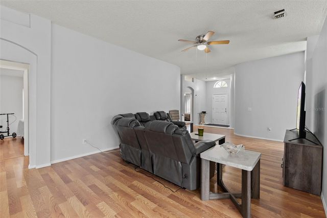 6808 YARDLEY OAKS COURT, Tampa, FL 33625