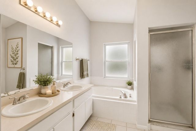 6808 YARDLEY OAKS COURT, Tampa, FL 33625