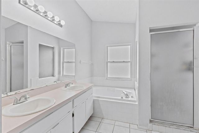 6808 YARDLEY OAKS COURT, Tampa, FL 33625