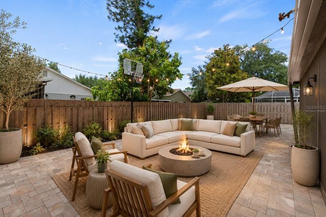 6808 YARDLEY OAKS COURT, Tampa, FL 33625