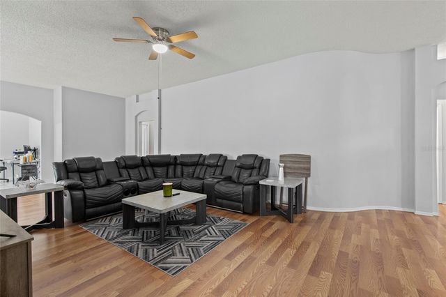 6808 YARDLEY OAKS COURT, Tampa, FL 33625