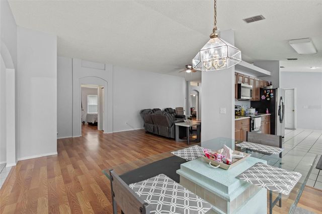 6808 YARDLEY OAKS COURT, Tampa, FL 33625