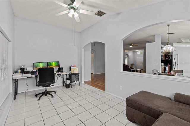 6808 YARDLEY OAKS COURT, Tampa, FL 33625
