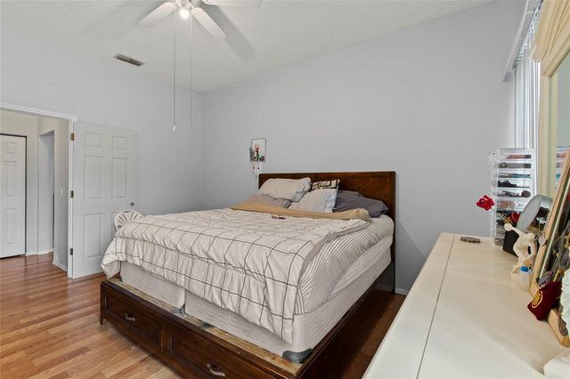 6808 YARDLEY OAKS COURT, Tampa, FL 33625