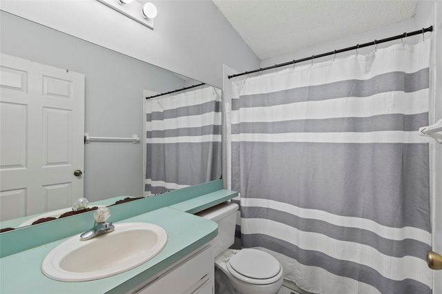 6808 YARDLEY OAKS COURT, Tampa, FL 33625