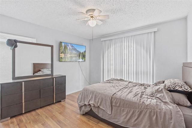 6808 YARDLEY OAKS COURT, Tampa, FL 33625