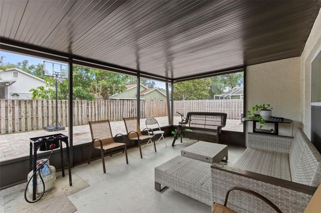 6808 YARDLEY OAKS COURT, Tampa, FL 33625