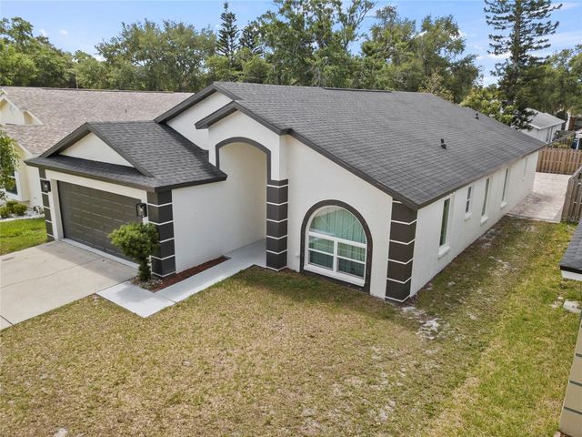 6808 YARDLEY OAKS COURT, Tampa, FL 33625