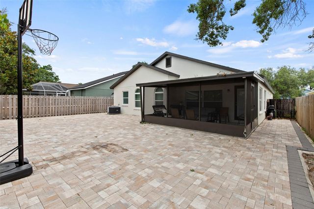 6808 YARDLEY OAKS COURT, Tampa, FL 33625