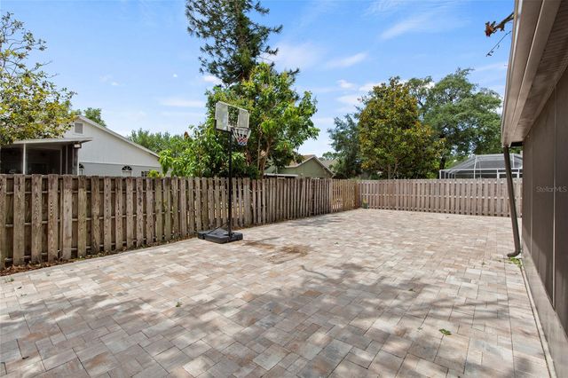 6808 YARDLEY OAKS COURT, Tampa, FL 33625