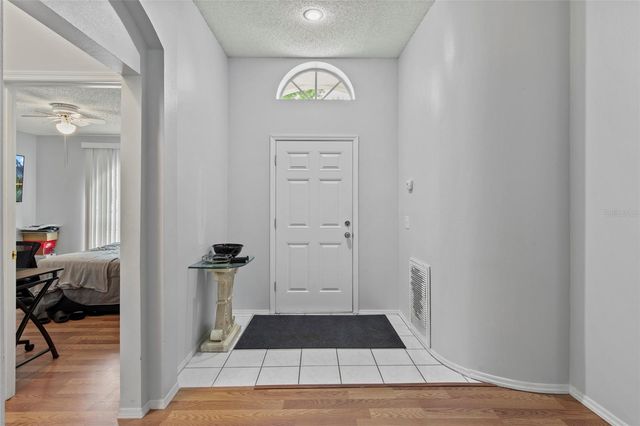 6808 YARDLEY OAKS COURT, Tampa, FL 33625