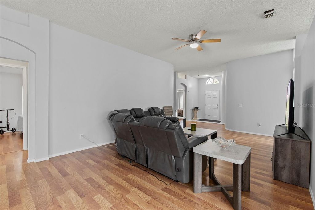 Image 19 of property listing at 6808 YARDLEY OAKS COURT, Tampa, FL 33625