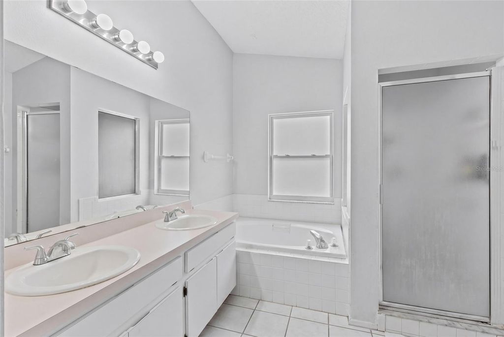 Image 21 of property listing at 6808 YARDLEY OAKS COURT, Tampa, FL 33625