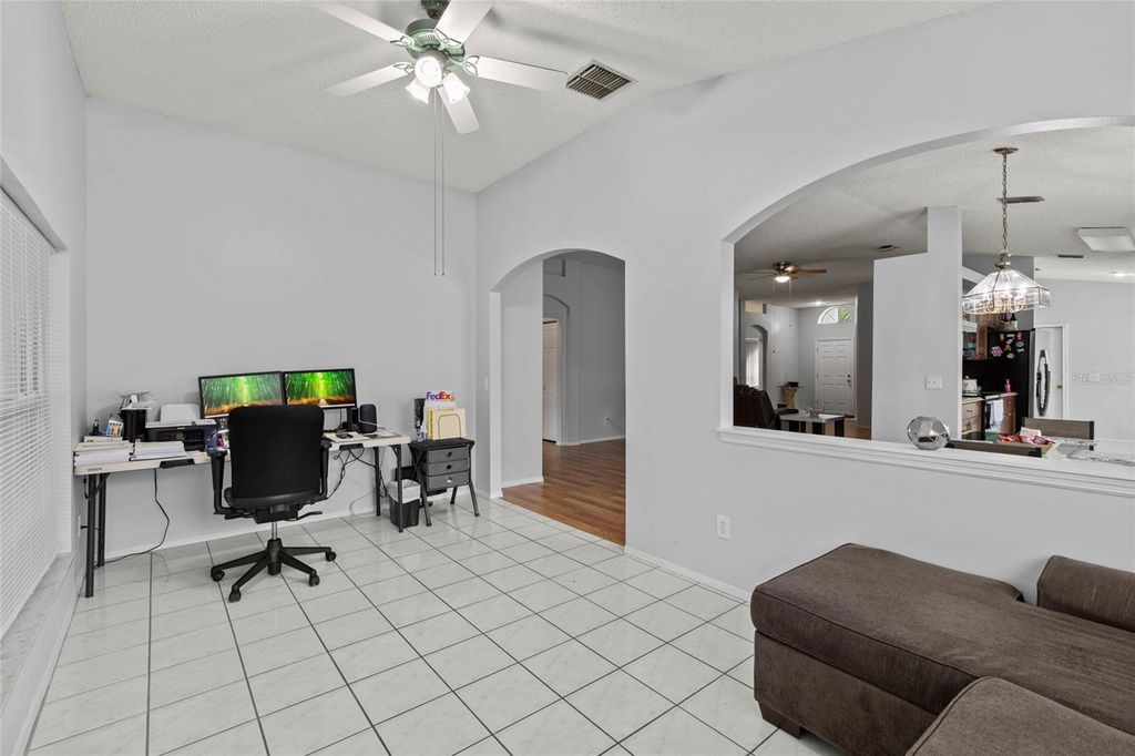 Image 35 of property listing at 6808 YARDLEY OAKS COURT, Tampa, FL 33625