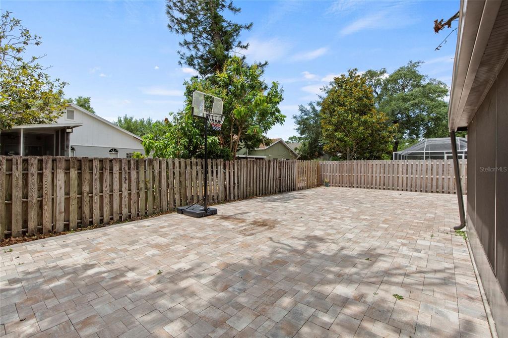 Image 57 of property listing at 6808 YARDLEY OAKS COURT, Tampa, FL 33625