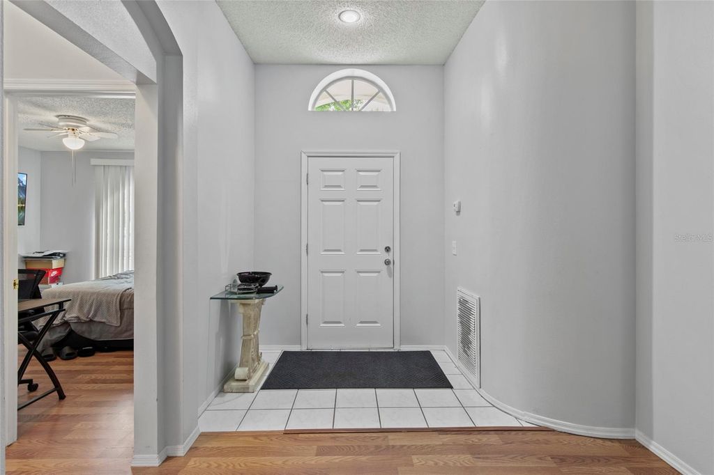 Image 7 of property listing at 6808 YARDLEY OAKS COURT, Tampa, FL 33625