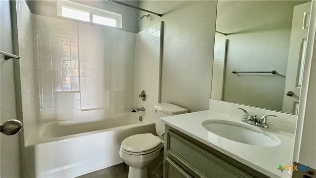 400 Lowes Boulevard B, Killeen, TX 76542